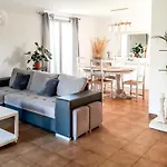 2 Bedroom Cozy In Borgo (Corsica)